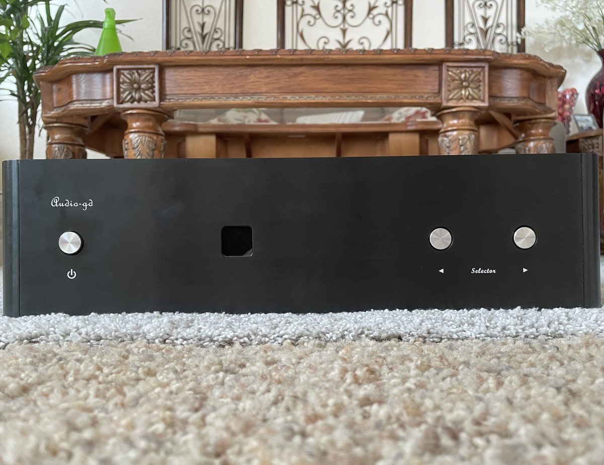 Audio-GD HE-7 MK I Review image